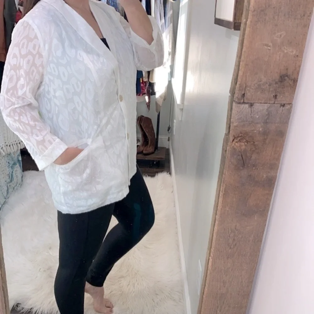 Jodifl white jacket size medium new with tags